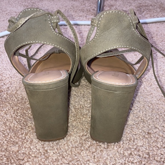NWOT Anthropologie Olive lace up heel - Picture 7 of 7
